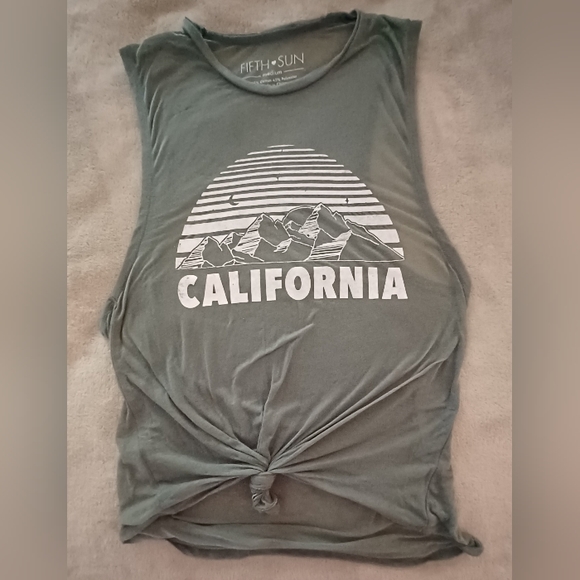 Fifth Sun M Olive Green Sheer Slvls Knotted Front California Graphic Tank Top - Picture 5 of 10